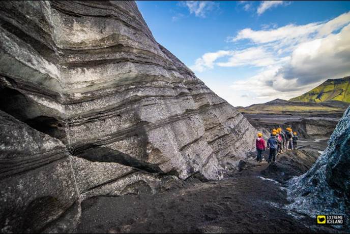 别有洞天的火山冰洞 米尔达斯冰川冰洞