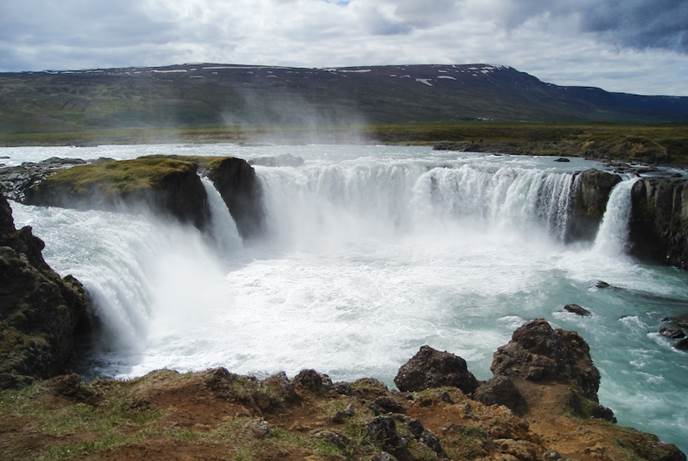 众神瀑布 Goðafoss