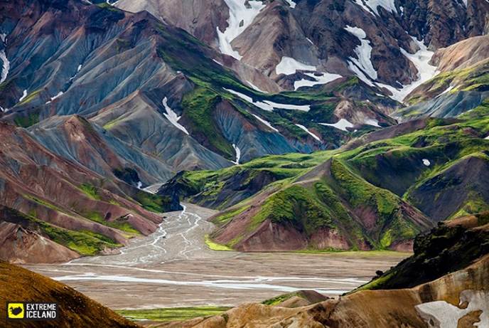 色彩缤纷的流纹岩山脉组成了油画般的兰德曼纳劳卡高地 兰德曼劳卡高地