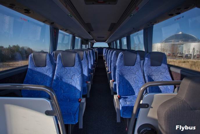 干净整洁的机场大巴 Flybus transfer iceland