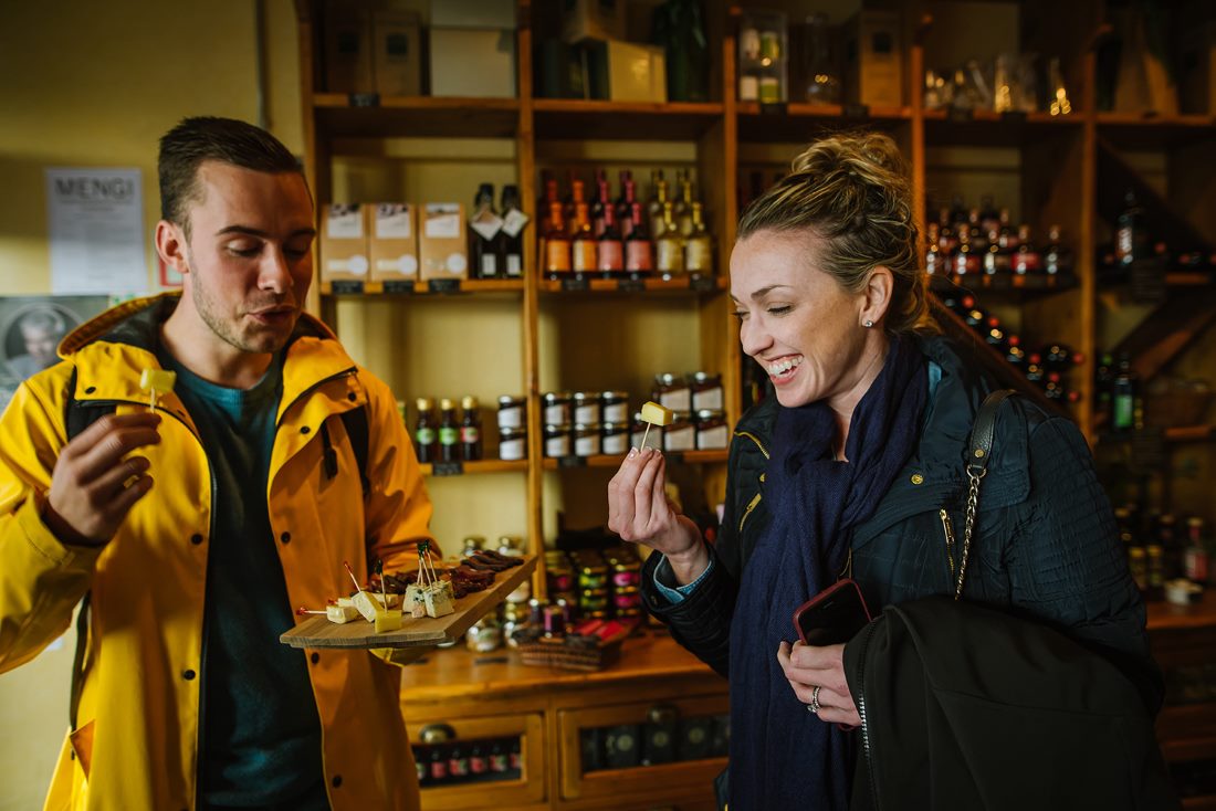 雷克雅未克美食团